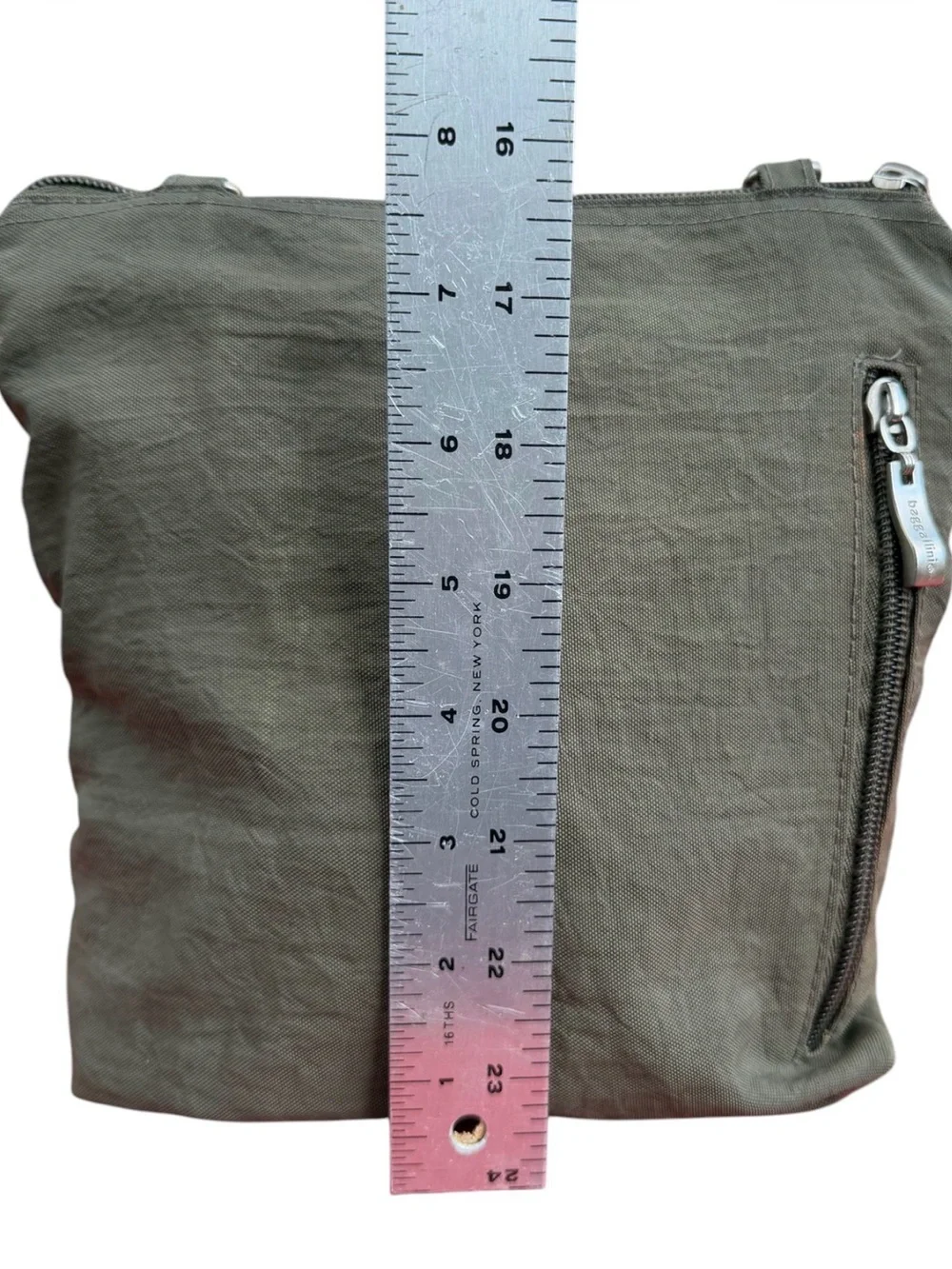 Baggallini Crossbody‎ Olive Green Nylon Lightweight Vacation Everyday travel Bag